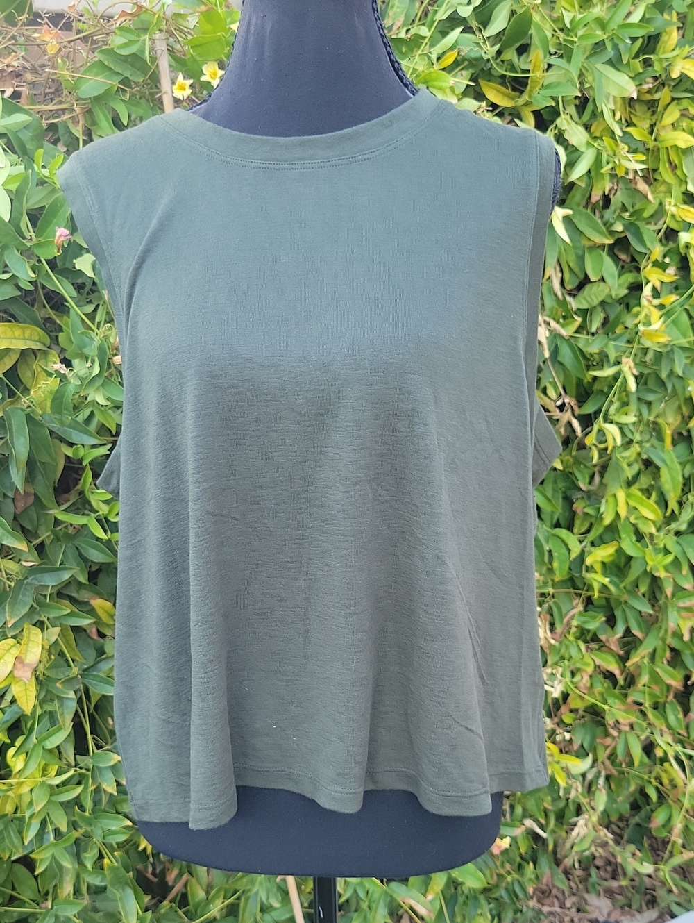 Athleta Dark Green Cropped Muscle Tee Sz XL